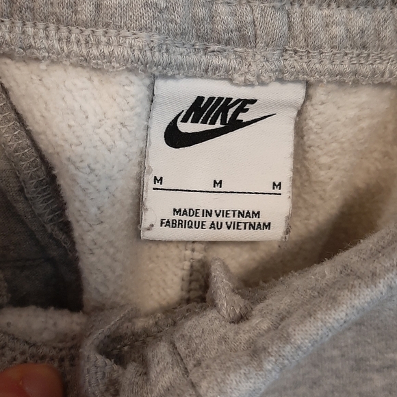 Nike Club Fleece Jogger Sweat Pants Medium Gray Swoosh Logo Athletic Loungewear - Picture 7 of 8